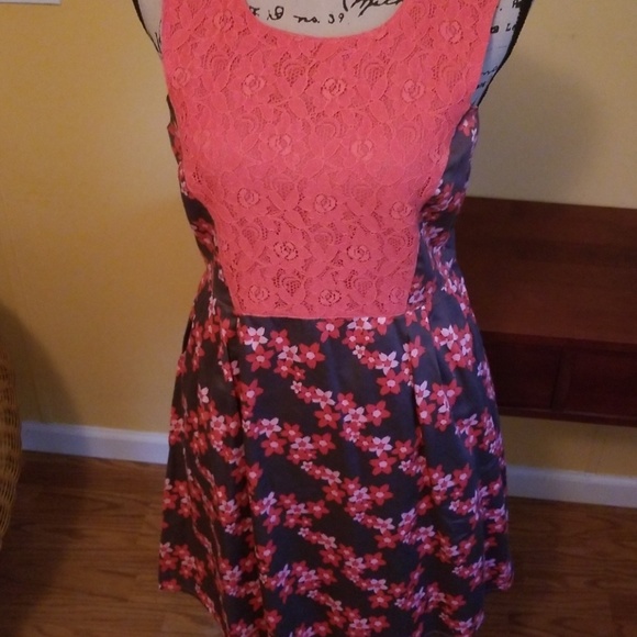 Dress {Tulle} NWT!! - Picture 3 of 8